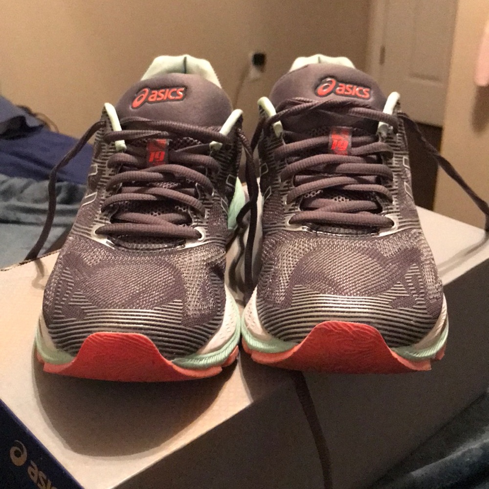ASICS Gel Nimbus 19 Tennis Shoes
